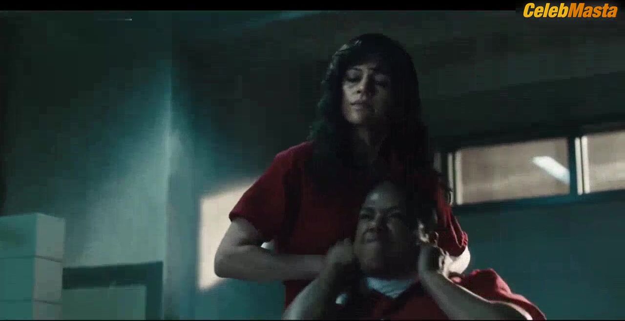 Gaite Jansen Reveals Butt And Tits Scene In Jett - Photo 2 of 5 photo 4