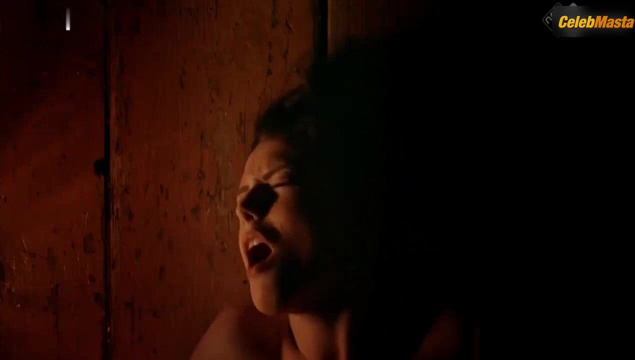 Gaite Jansen Reveals Hot Scene In Groenland - Photo 2 of 5 photo 5