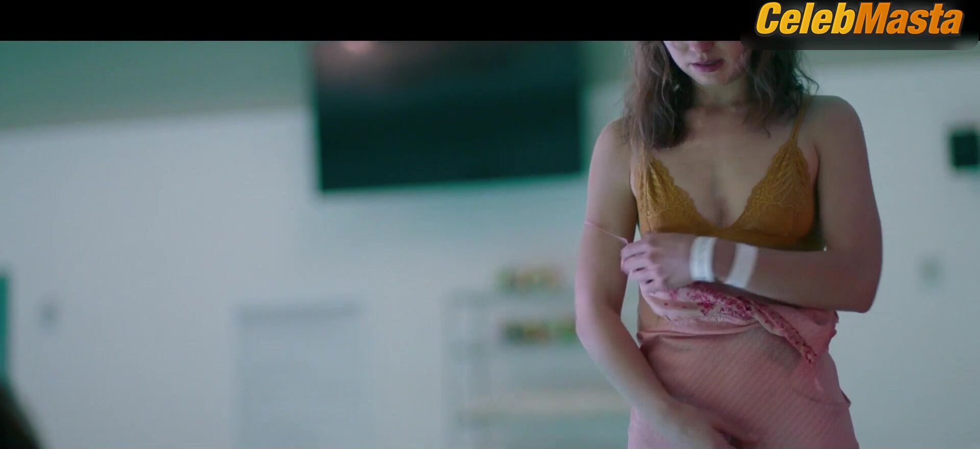 Haley Lu Richardson ’s Underwear Scene In Five Feet Apart - Photo 2 of 5 photo 1