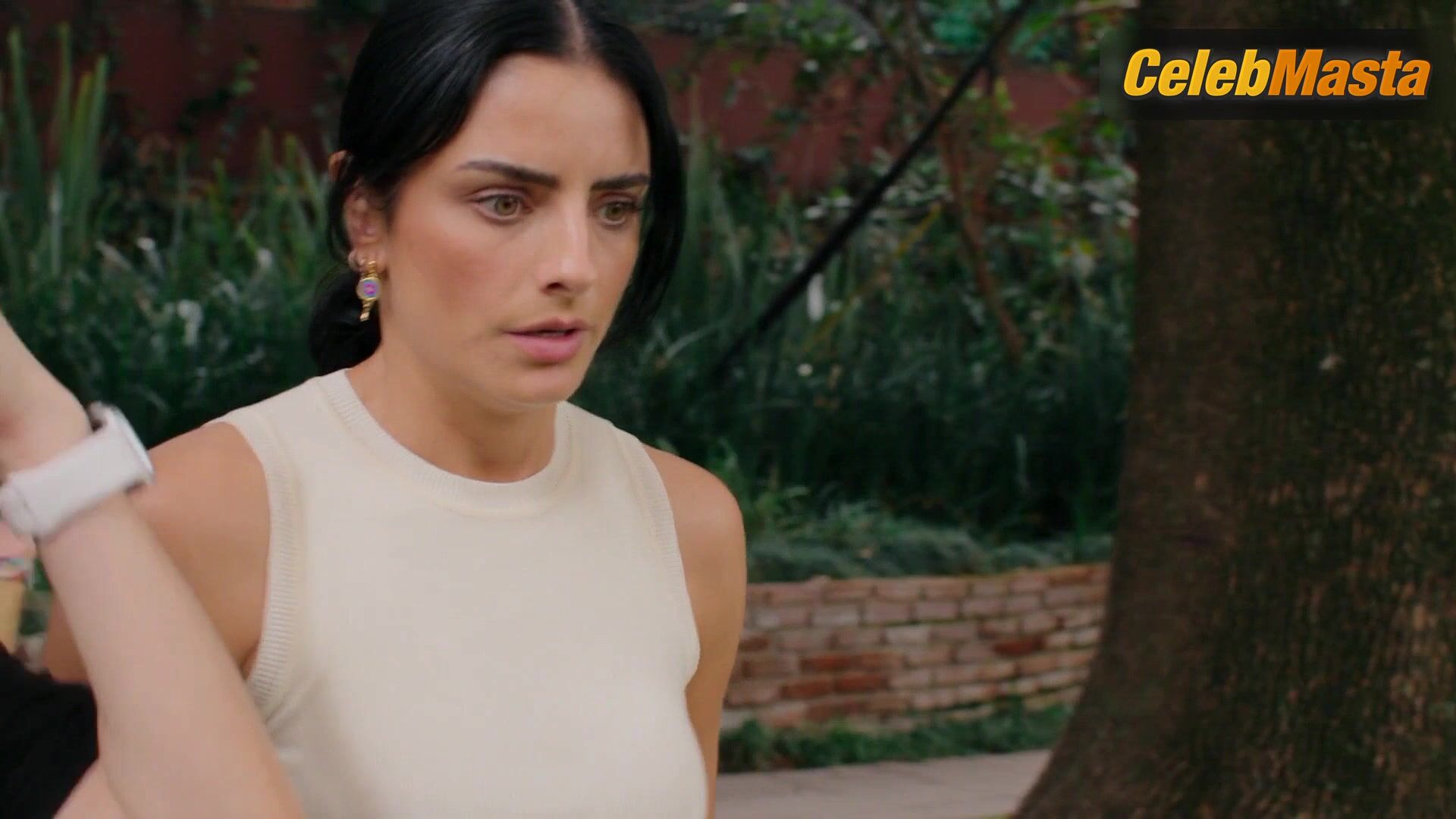 Aislinn Derbez Reveals Sexy Scene In Between Walls - Photo 1 of 5 photo 5