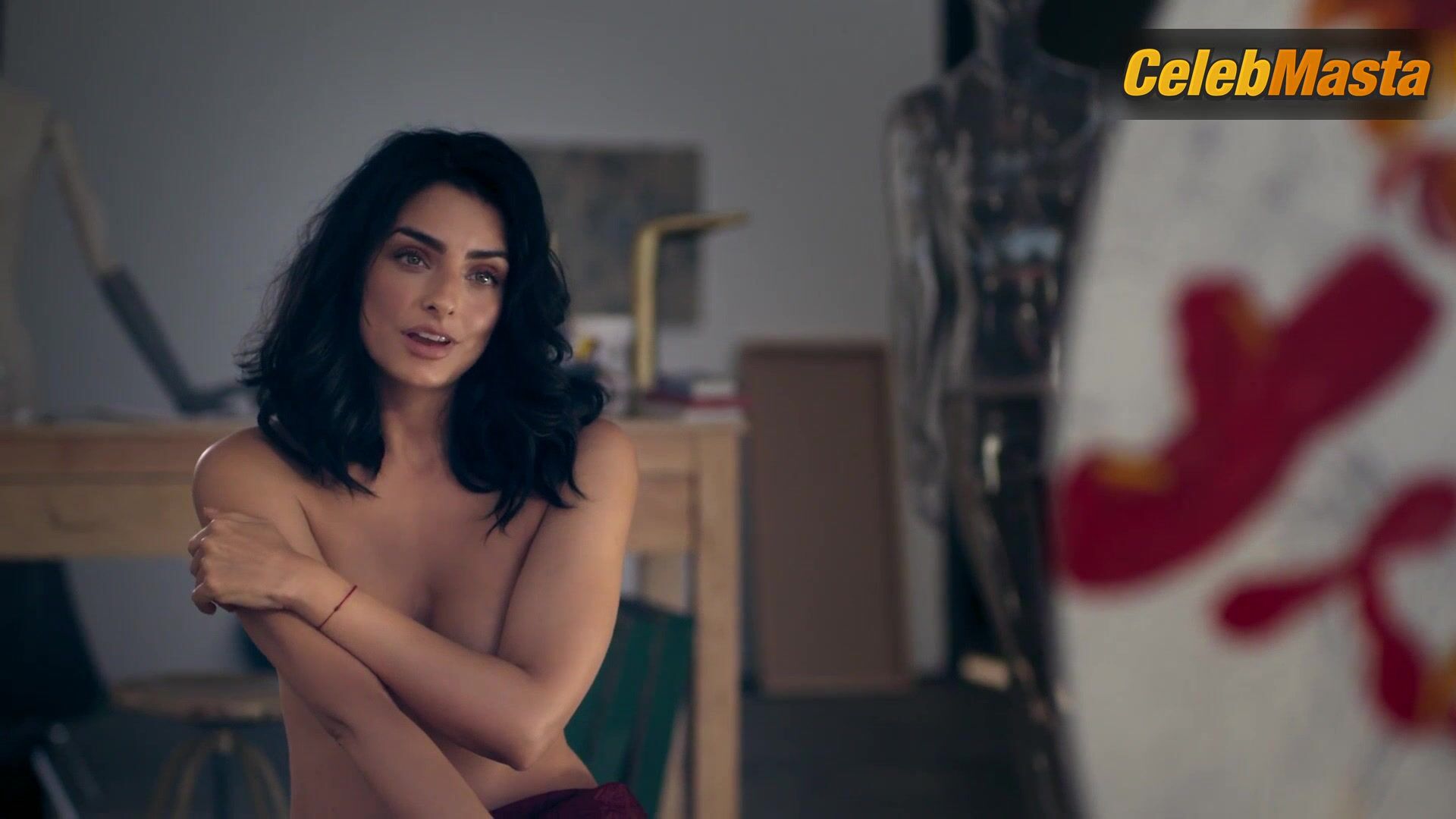 Aislinn Derbez Bares Tits Scene In The House Of Flowers - Photo 2 of 5 photo 4