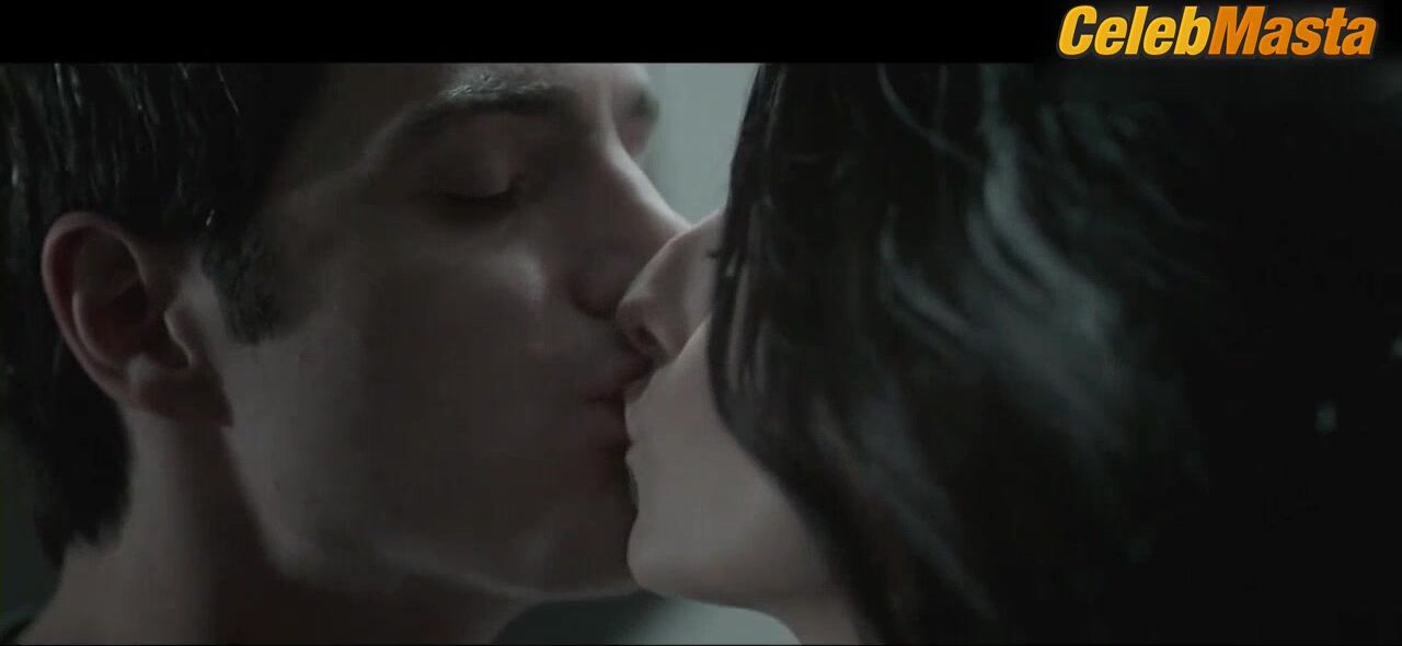 Aislinn Derbez Underwear, Tits Scene In A La Mala - Photo 2 of 5 photo 1