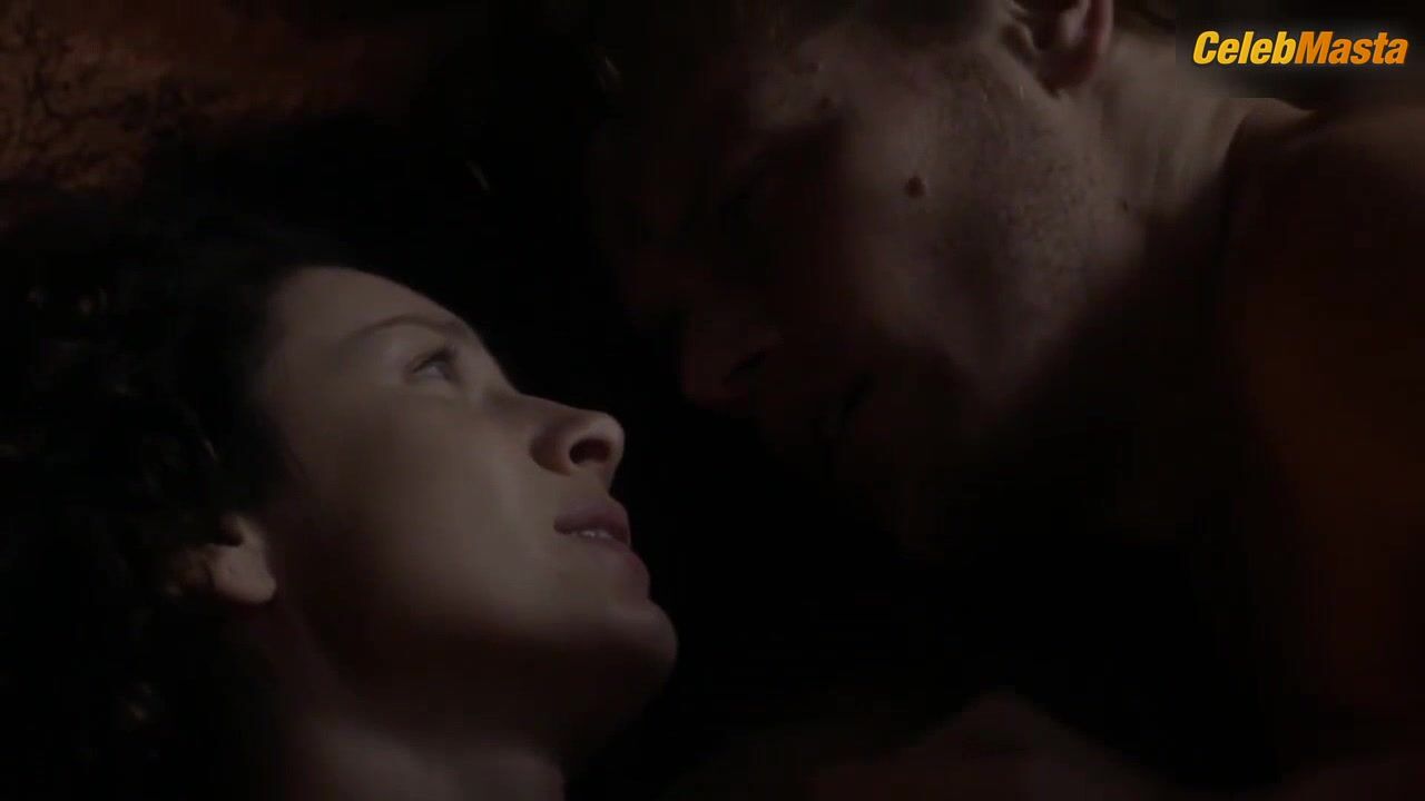 Caitriona Balfe Topless Breasts Scene In Outlander - Photo 2 of 5 photo 4