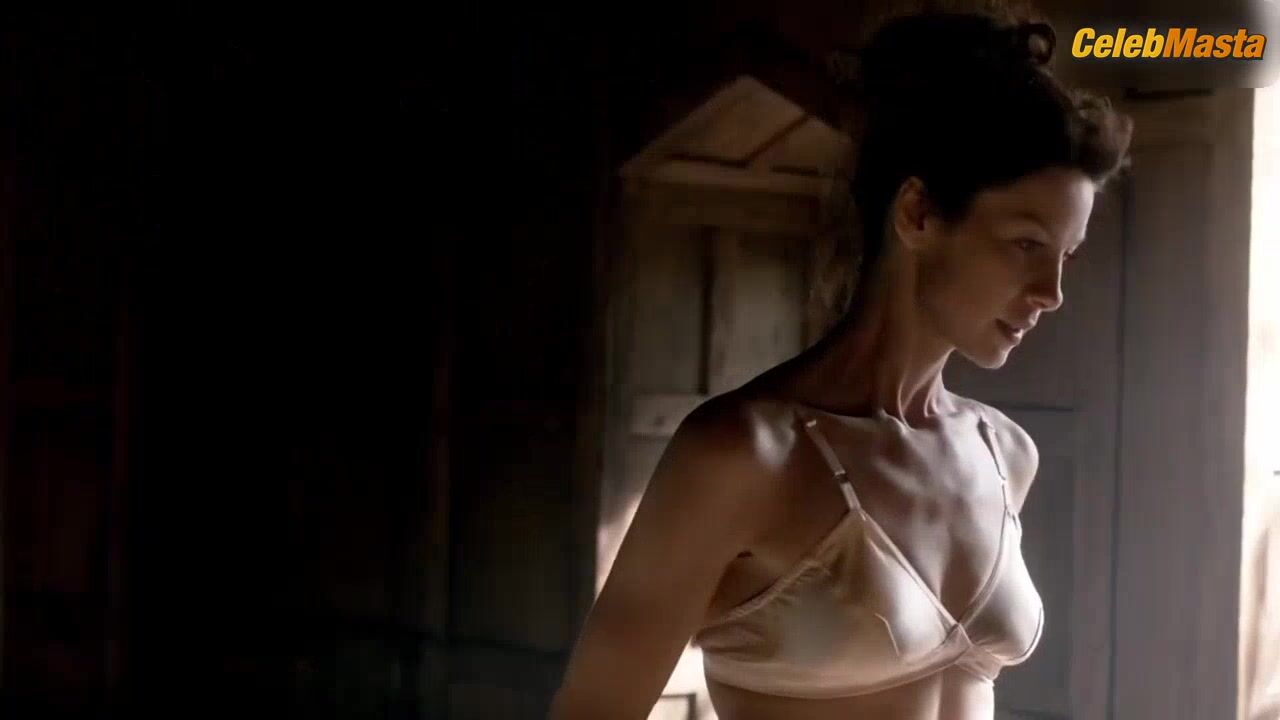 Caitriona Balfe Butt, Boobs Scene In Outlander - Photo 2 of 5 photo 4