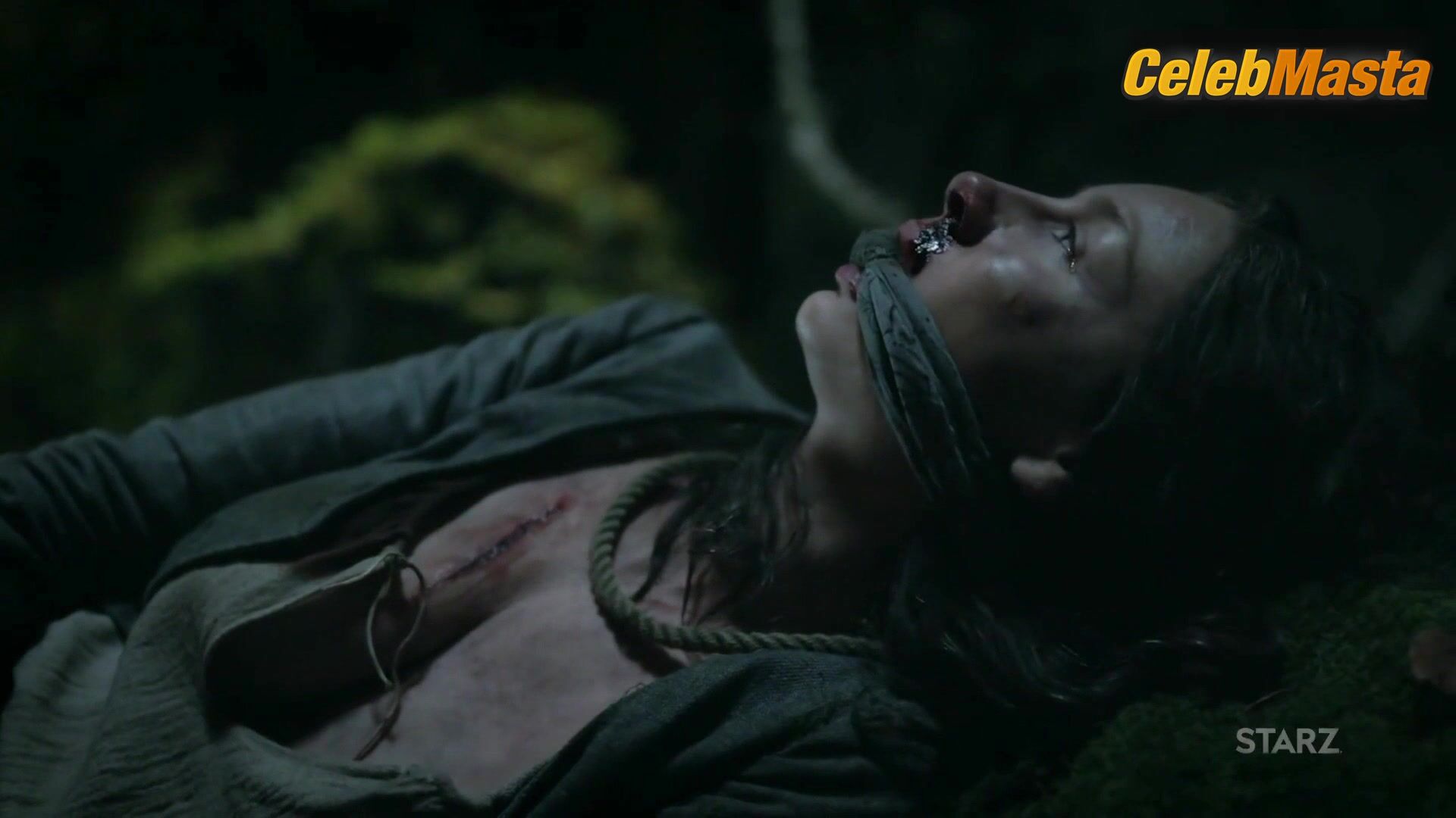 Caitriona Balfe Steamy Scene In Outlander - Photo 1 of 5 photo 5