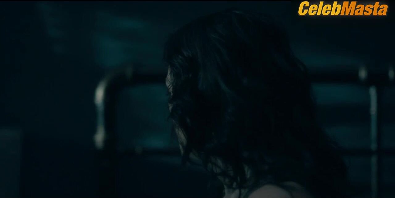 Kate Siegel And Levy Tran Show Underwear In Lesbian - Photo 1 of 5