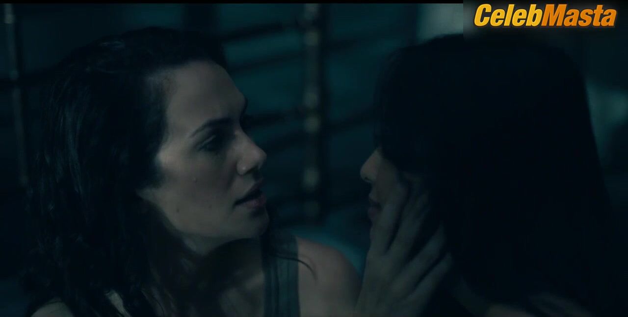 Kate Siegel And Levy Tran Show Underwear In Lesbian - Photo 1 of 5 photo 2