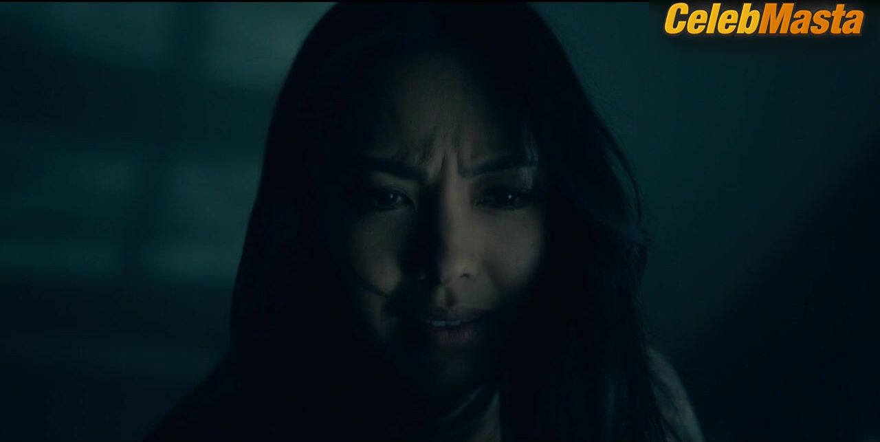 Kate Siegel And Levy Tran Show Underwear In Lesbian - Photo 1 of 5 photo 5