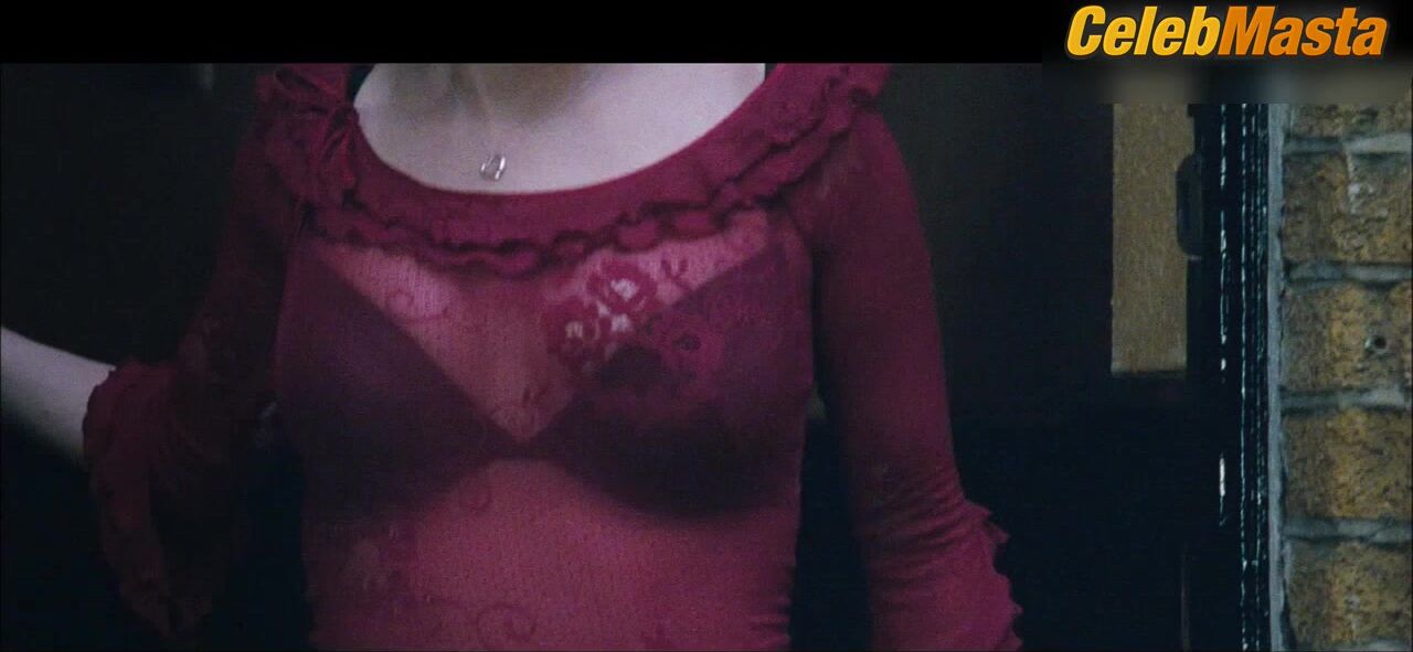 Renee Zellweger Underwear Scene In Bridget Jones The Edge Of - Photo 1 of 5 photo 2