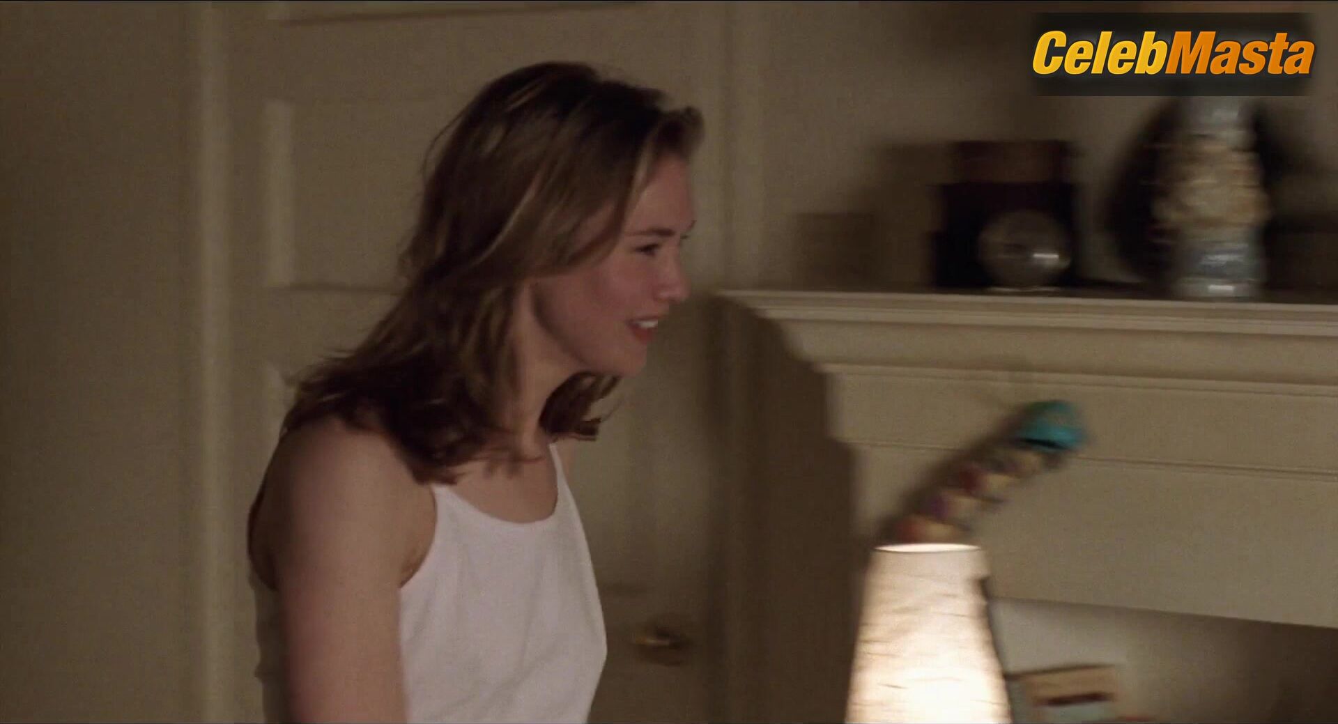 Renee Zellweger ’s Sexy Scene In Jerry Maguire - Photo 1 of 5