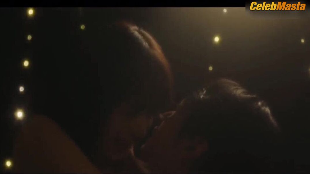 Ahn Hee-yeon ’s Sultry Scene In Hit The Spot - Photo 3 of 5 photo 4