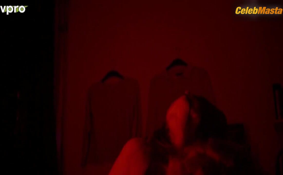 Gaite Jansen ’s Booty And Tits Scene In Groenland - Photo 2 of 5