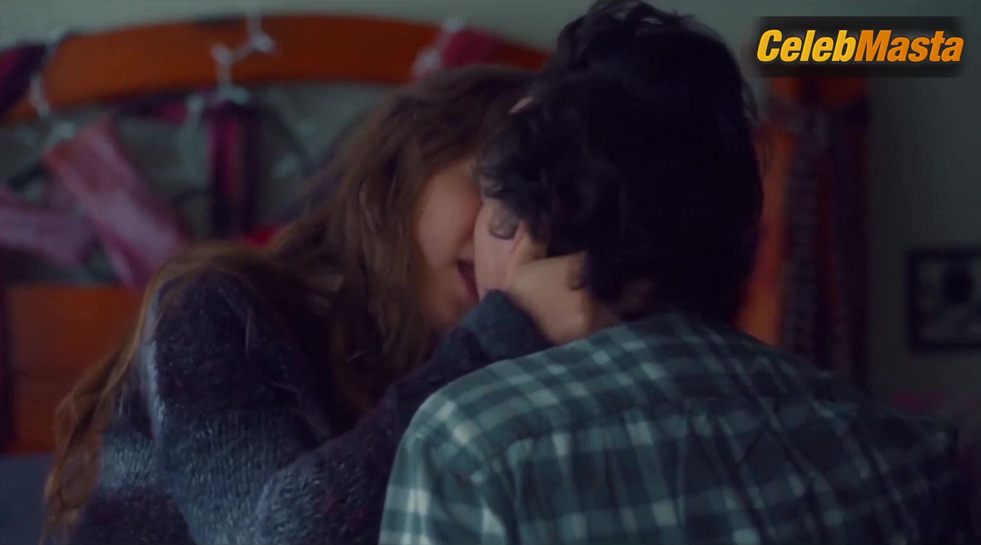 Haley Lu Richardson ’s Sexy Scene From The Young Kieslowski - Photo 2 of 5 photo 1