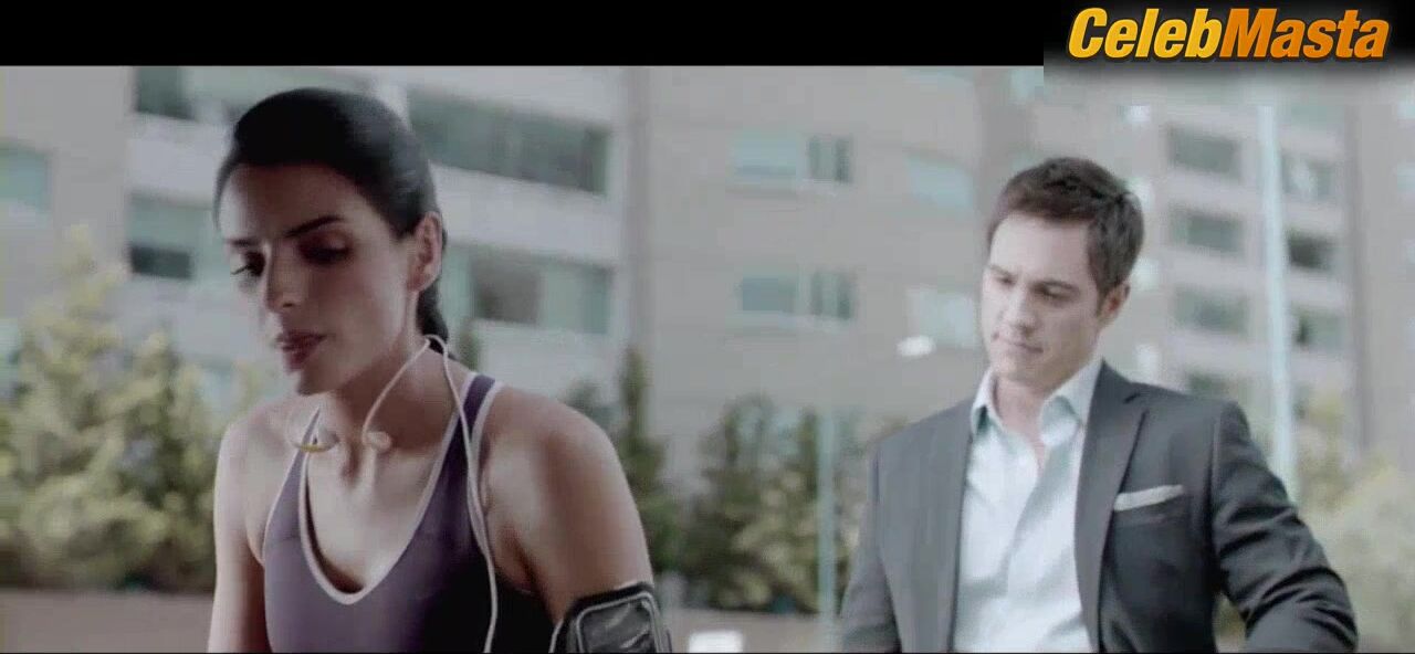 Aislinn Derbez Sexy Scene From A La Mala - Photo 2 of 5 photo 5
