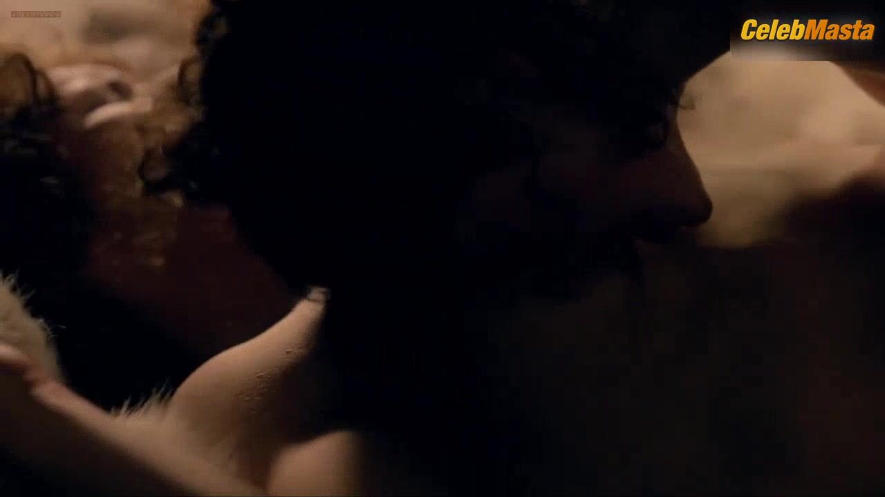 Caitriona Balfe Ass, Tits Scene In Outlander - Photo 2 of 5 photo 4