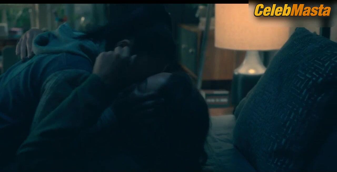 Kate Siegel And Levy Tran’s Lesbian Scene From The - Photo 2 of 5 photo 5