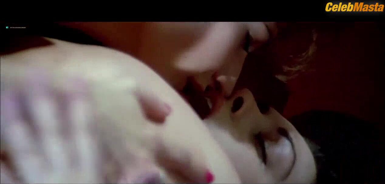 Lina Romay Lesbian, Booty Scene From Night Of 1,000 - Photo 2 of 5