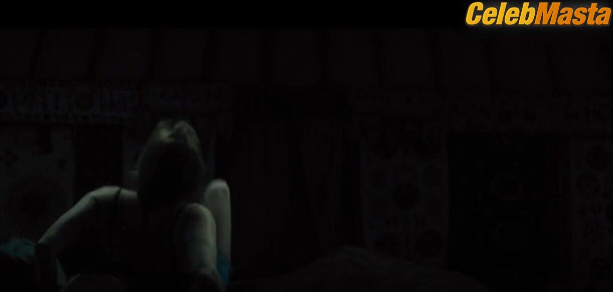 Renee Zellweger ’s Underwear Scene From Bridget - Photo 1 of 5 photo 2
