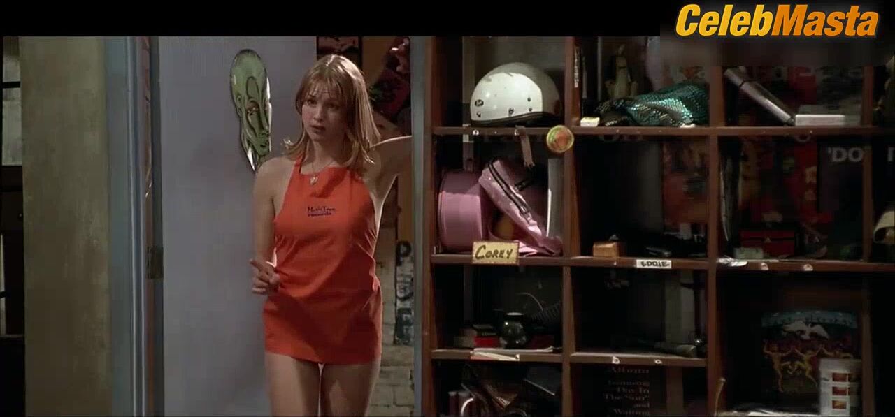 Renee Zellweger ’s Underwear Scene In Empire Records - Photo 2 of 5 photo 1