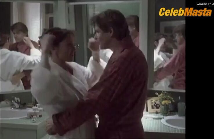 Kim Cattrall Booty Scene From 36 Hours To Die - Photo 2 of 5