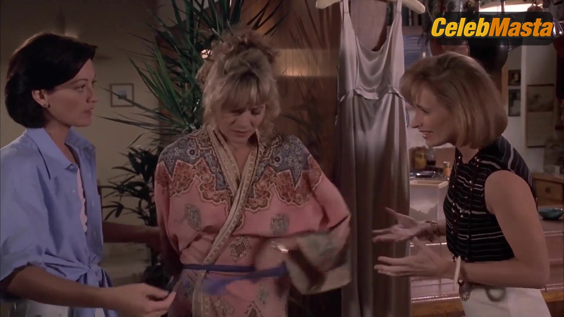 Kim Cattrall Tits, Underwear Scene From Live Nude Girls - Photo 1 of 5 photo 4