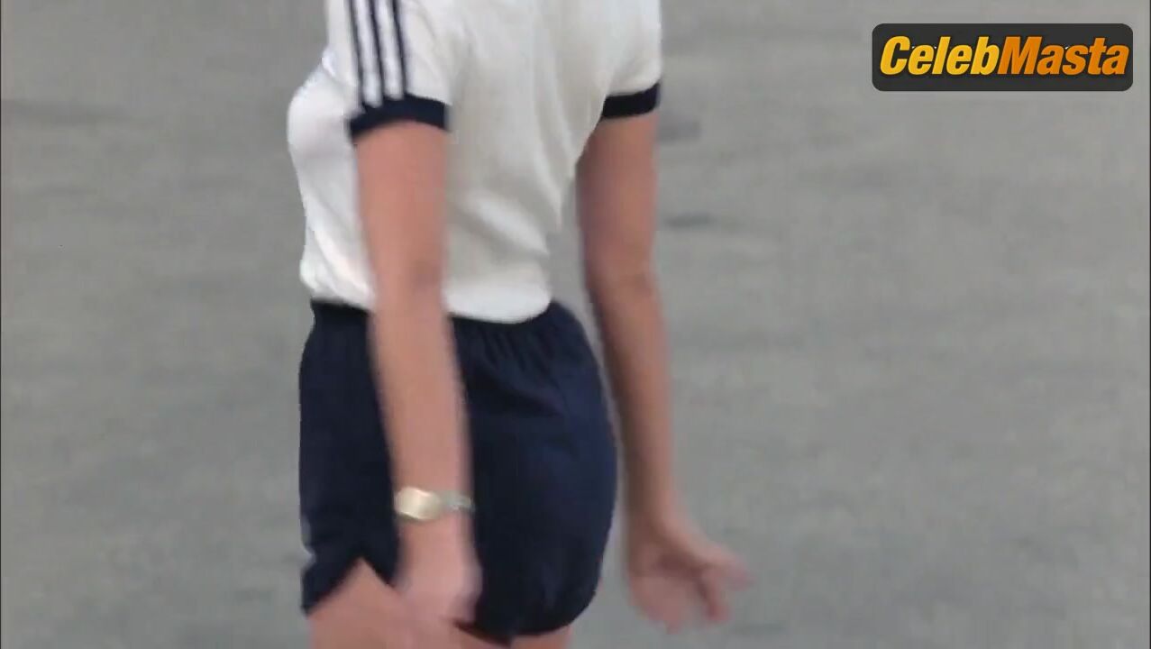 Kim Cattrall ’s Sexy Scene From Police Academy - Photo 4 of 5