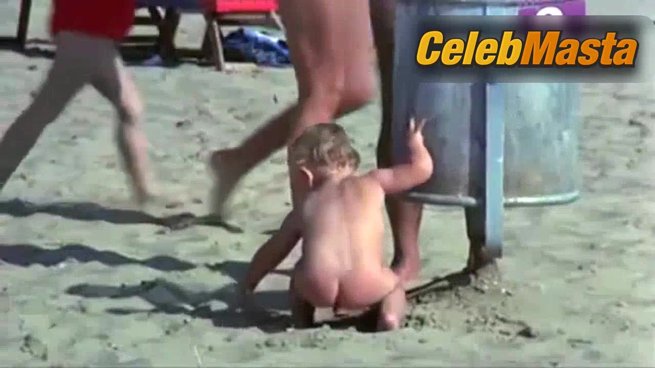 Lina Romay ’s Tits Scene From Las Chicas Del Tanga - Photo 2 of 5 photo 4