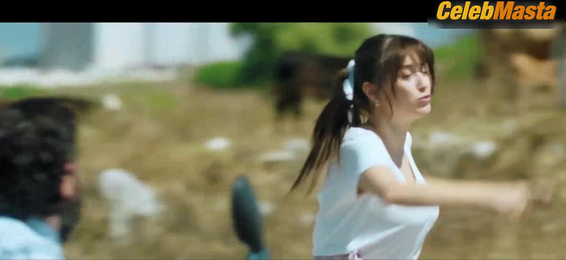 Hazal Kaya ’s Sexy Scene In Benden Ne Olur - Photo 2 of 5 photo 1
