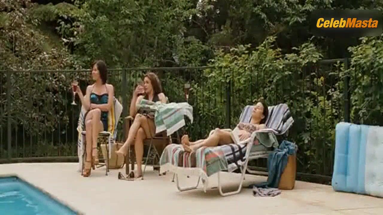Rhona Mitra Bikini, Underwear Scene In Separation City - Photo 1 of 5