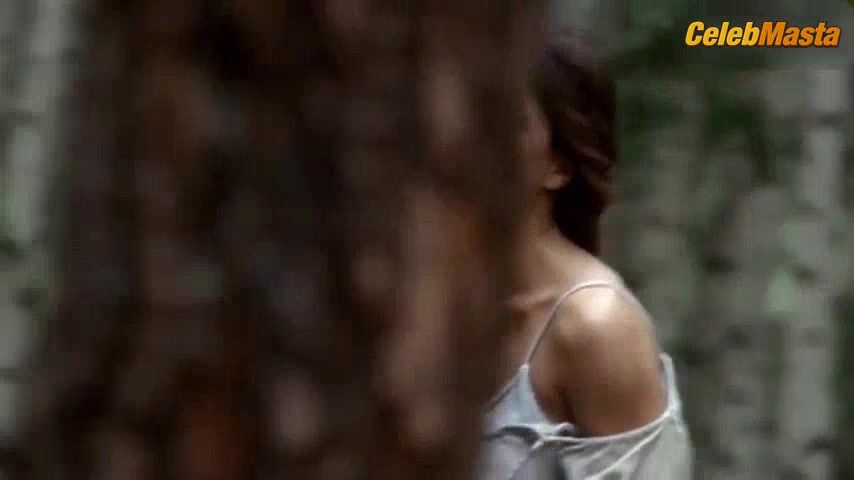 Rhona Mitra Flaunts Sexy Scene In Spartacus - Photo 2 of 5