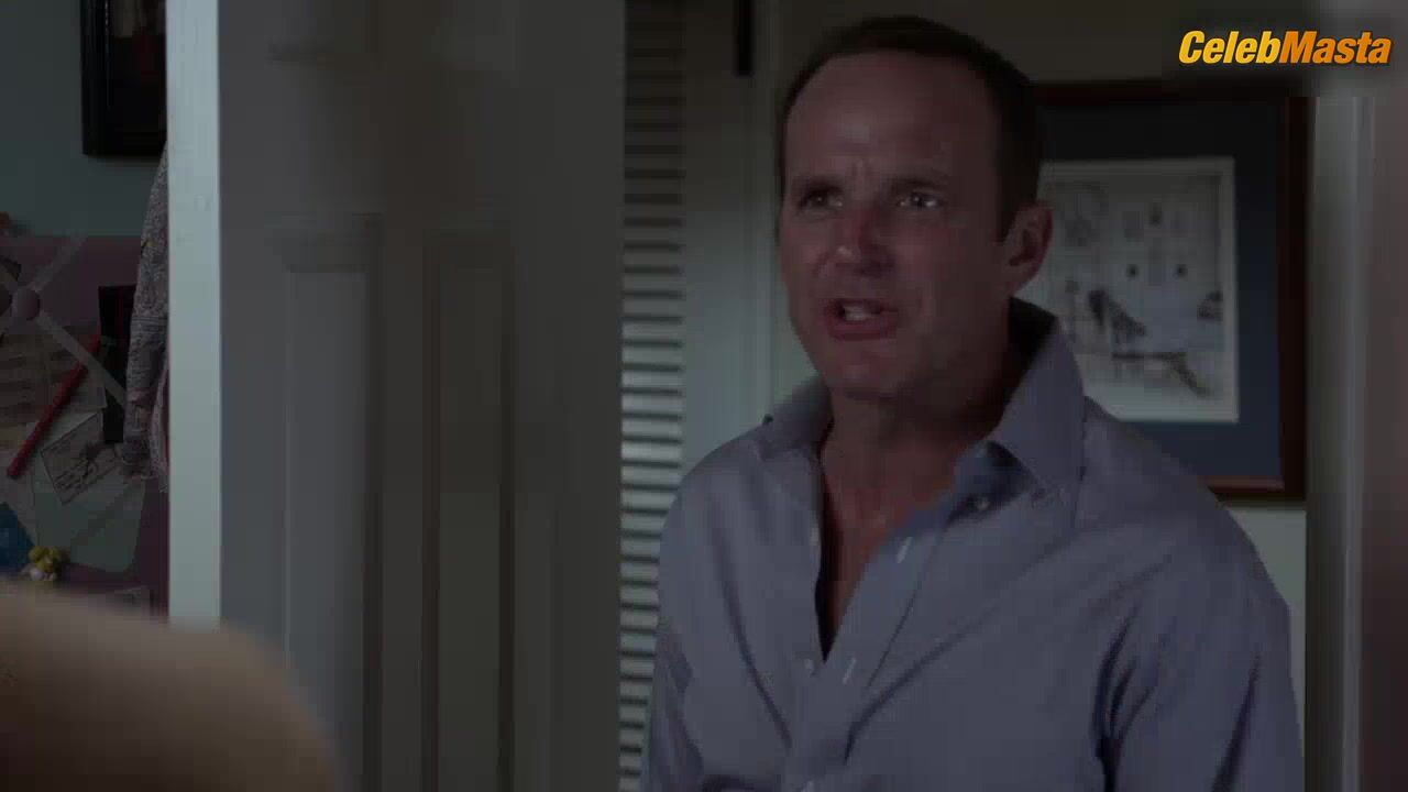 Rachel Bilson ’s Tits, Underwear Scene In The To Do - Photo 2 of 5 photo 5
