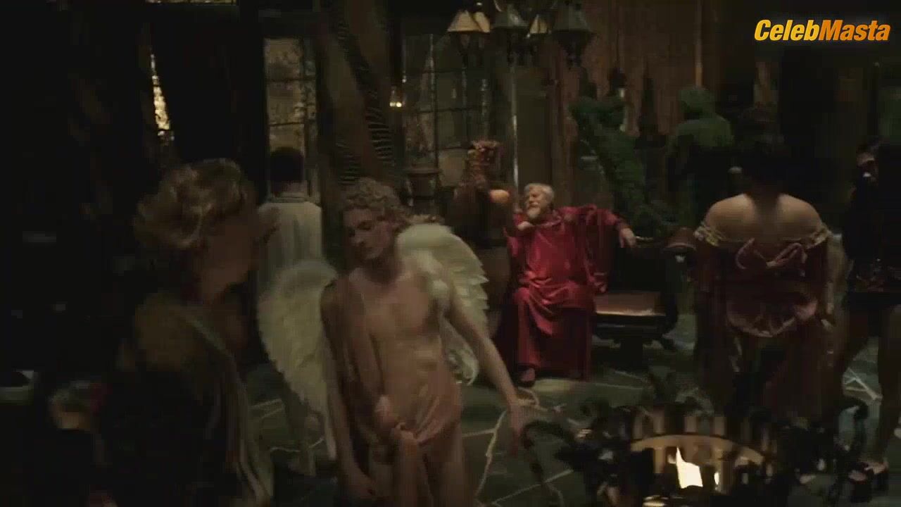 Lara Pulver ’s Boobs Scene In Da Vinci’s - Photo 3 of 5 photo 2