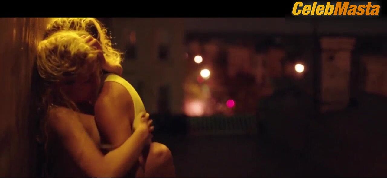 Morgan Saylor ’s Interracial Nude Scene In White Girl - Photo 1 of 5