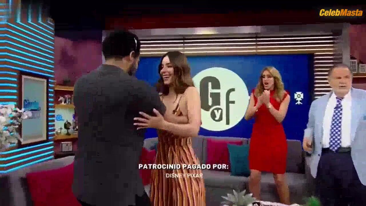 Esmeralda Pimentel ’s Sexy Scene From El Gordo Y La Flaca - Photo 1 of 5 photo 5