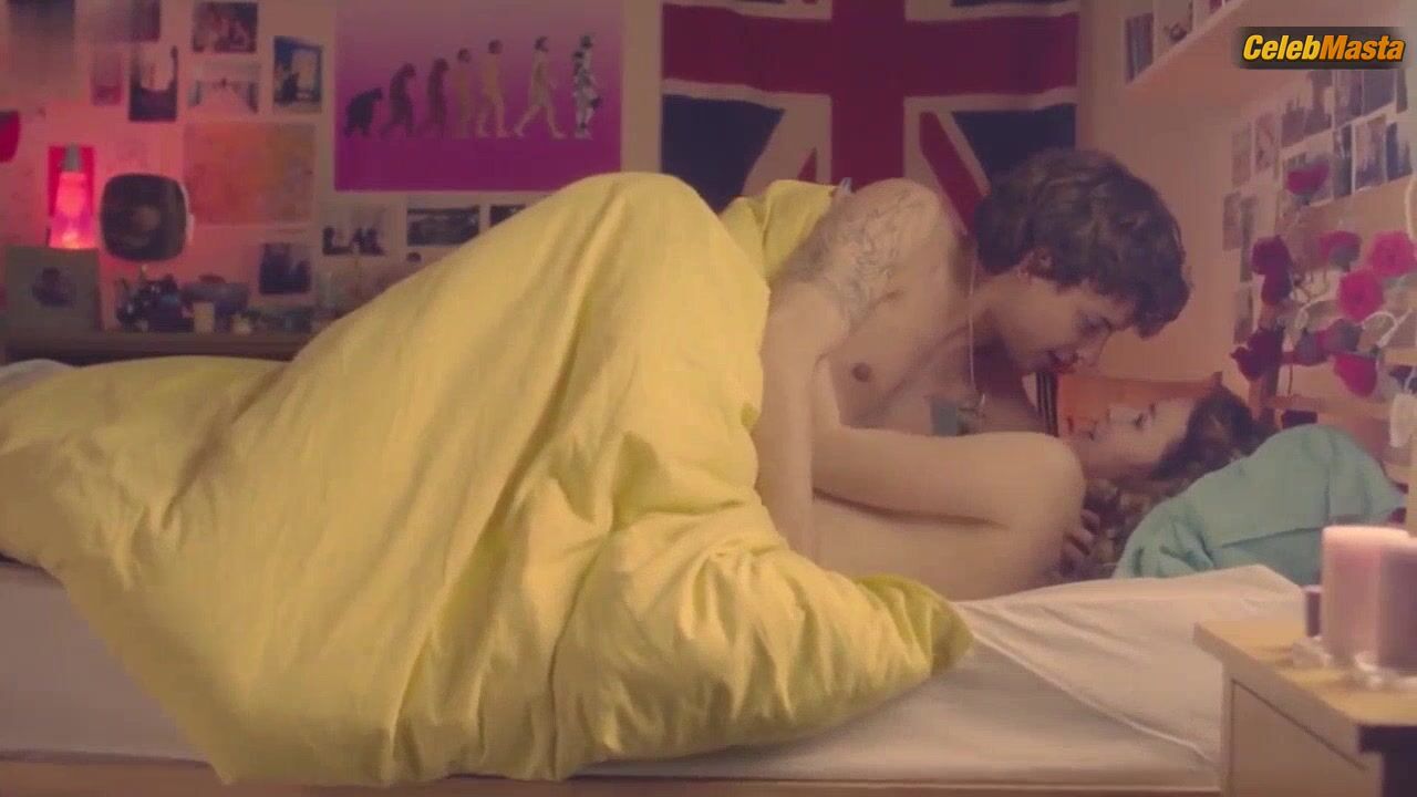 Freya Mavor Boobs Scene In Modern Life Is Rubbish - Photo 2 of 5