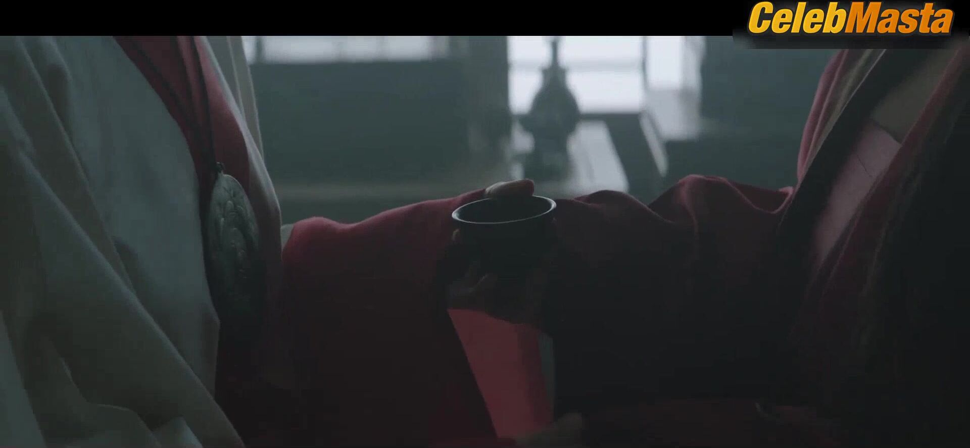 Jeon Jong-seo Oh Ha-nee And Show Lesbian Boobs Scene In - Photo 2 of 5 photo 1