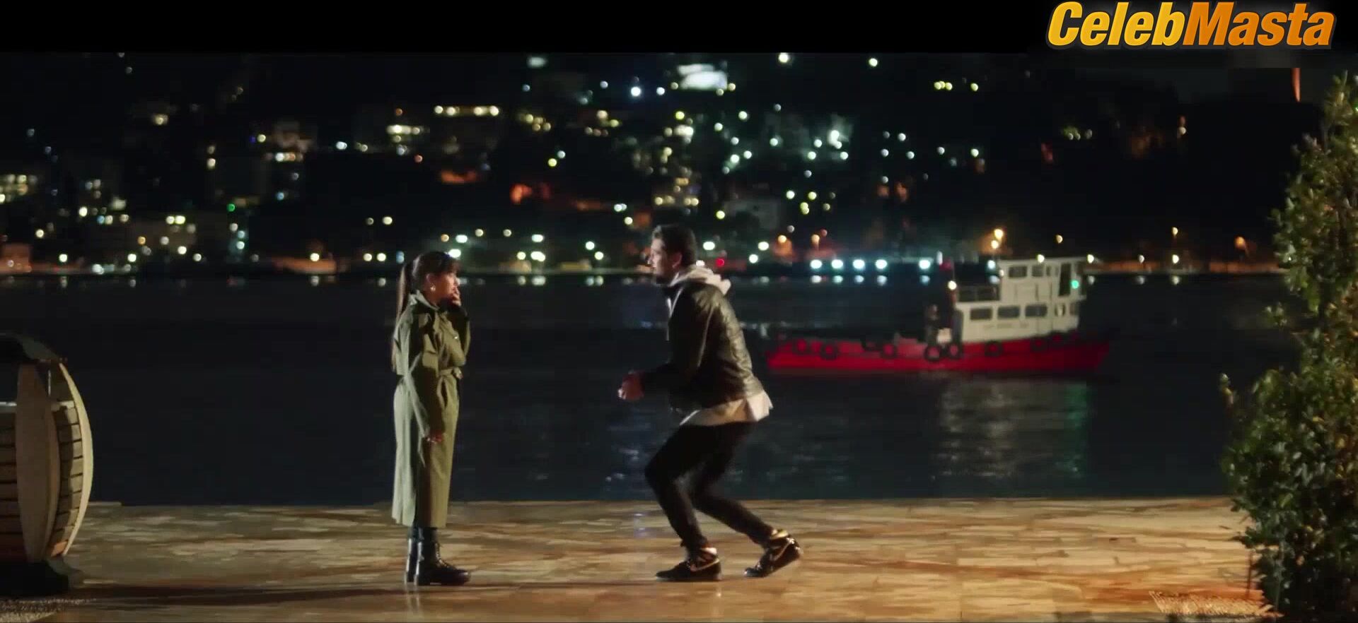 Hazal Kaya Sexy Scene From Benden Ne Olur - Photo 2 of 5