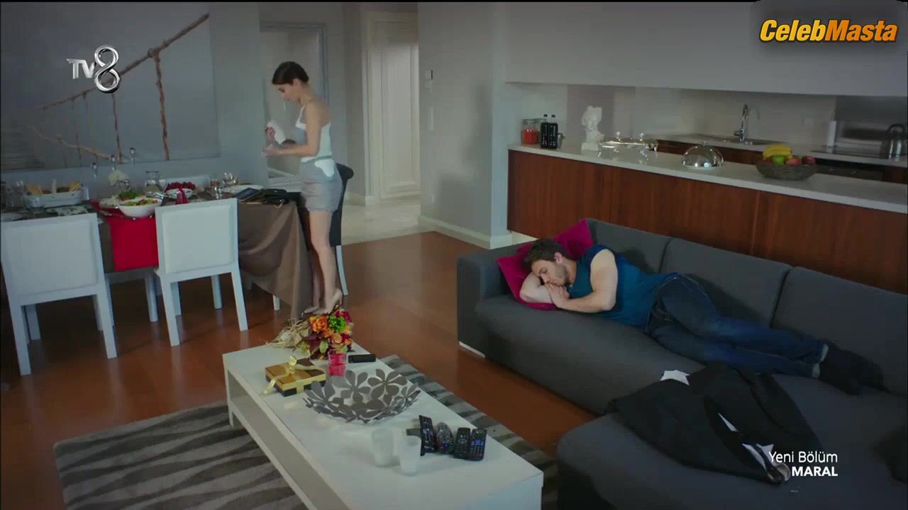 Hazal Kaya Tits Scene From Maral En Guzel Hikayem - Photo 1 of 5 photo 5