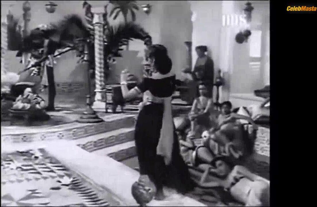 Sophia Loren Sexy Scene From Era Lui… Si! Si! - Photo 2 of 5