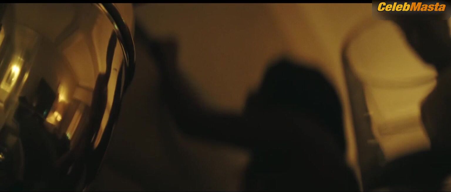 Jurnee Smollett-bell Hot Scene In Smoke - Photo 2 of 5 photo 1