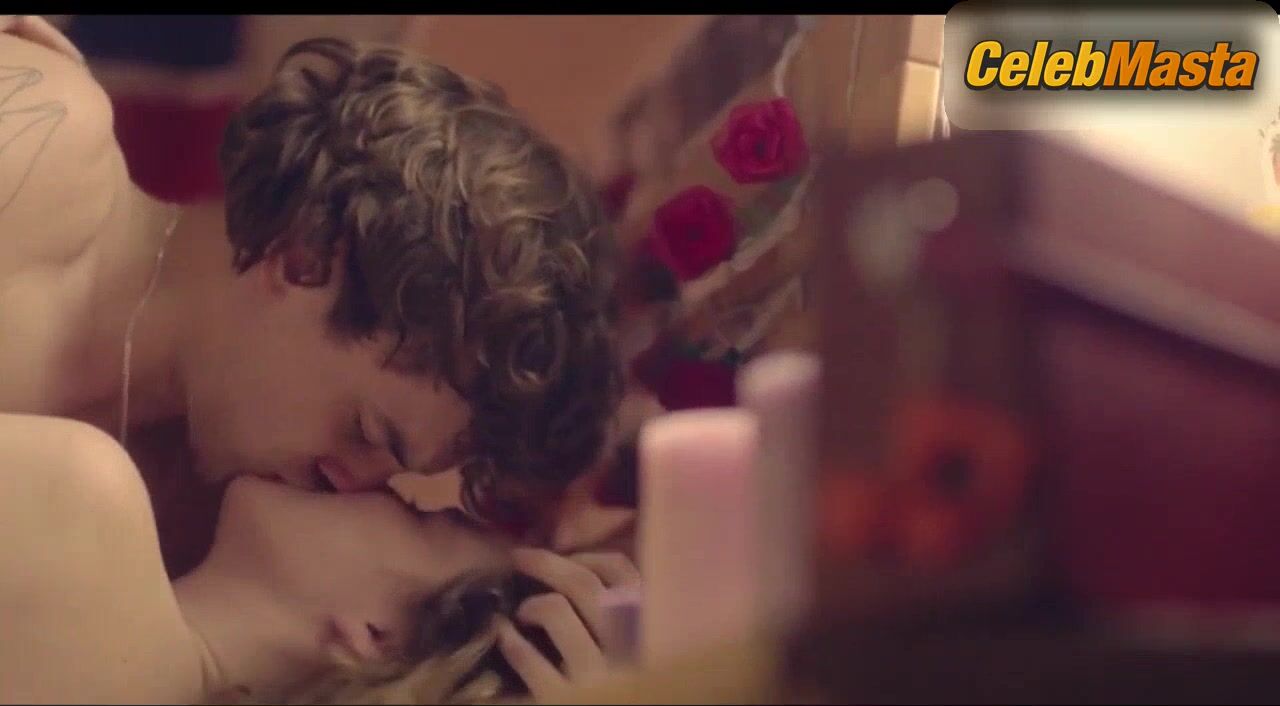 Freya Mavor ’s Tits Scene From Modern Life Is - Photo 1 of 5 photo 4