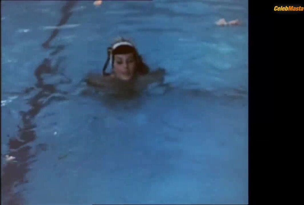 Sophia Loren Swimsuit Scene From Due Notti Con Cleopatra - Photo 2 of 5 photo 1