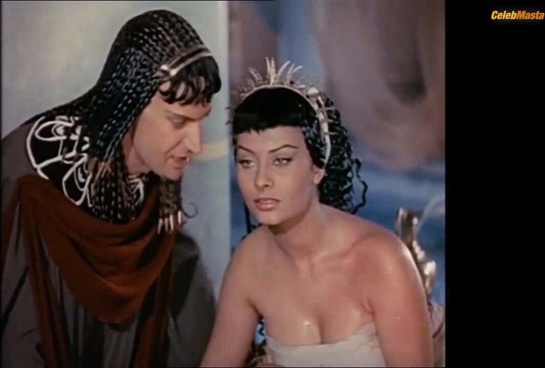Sophia Loren Swimsuit Scene From Due Notti Con Cleopatra - Photo 2 of 5 photo 5