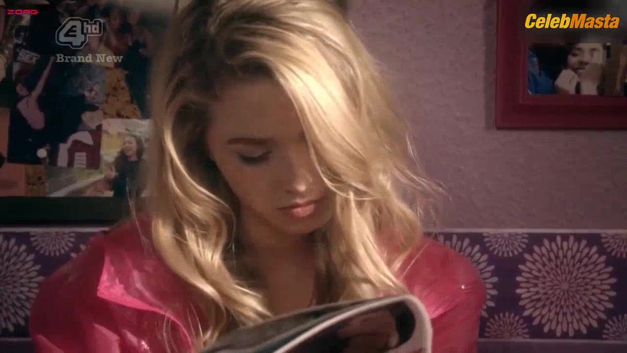 Freya Mavor ’s Ass And Tits Scene In Skins - Photo 2 of 5 photo 1