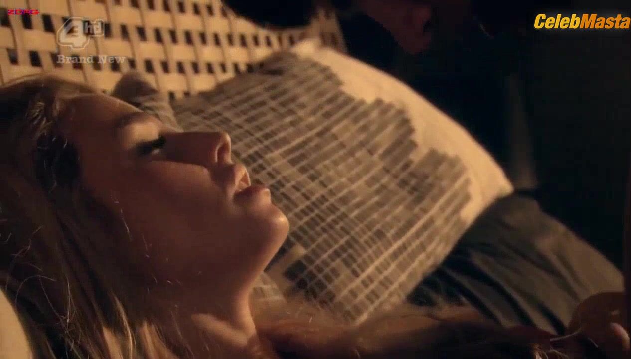 Freya Mavor ’s Ass And Tits Scene In Skins - Photo 2 of 5 photo 5
