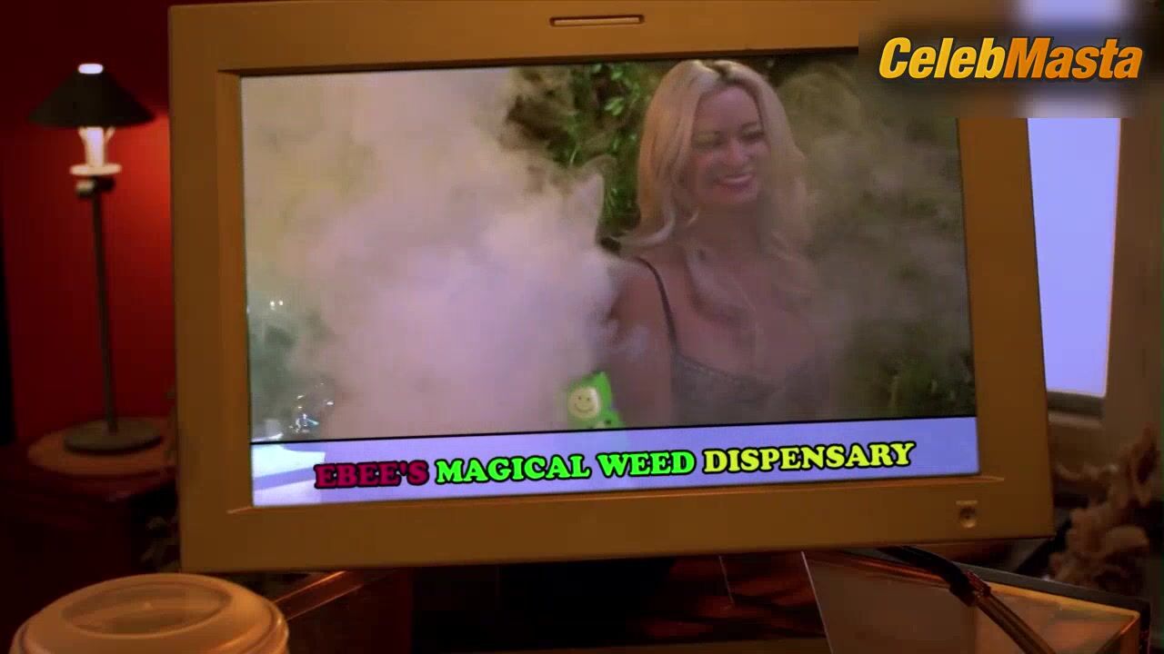 Mindy Robinson Rorie Moon And ’s Underwear, Boobs - Photo 1 of 5 photo 5