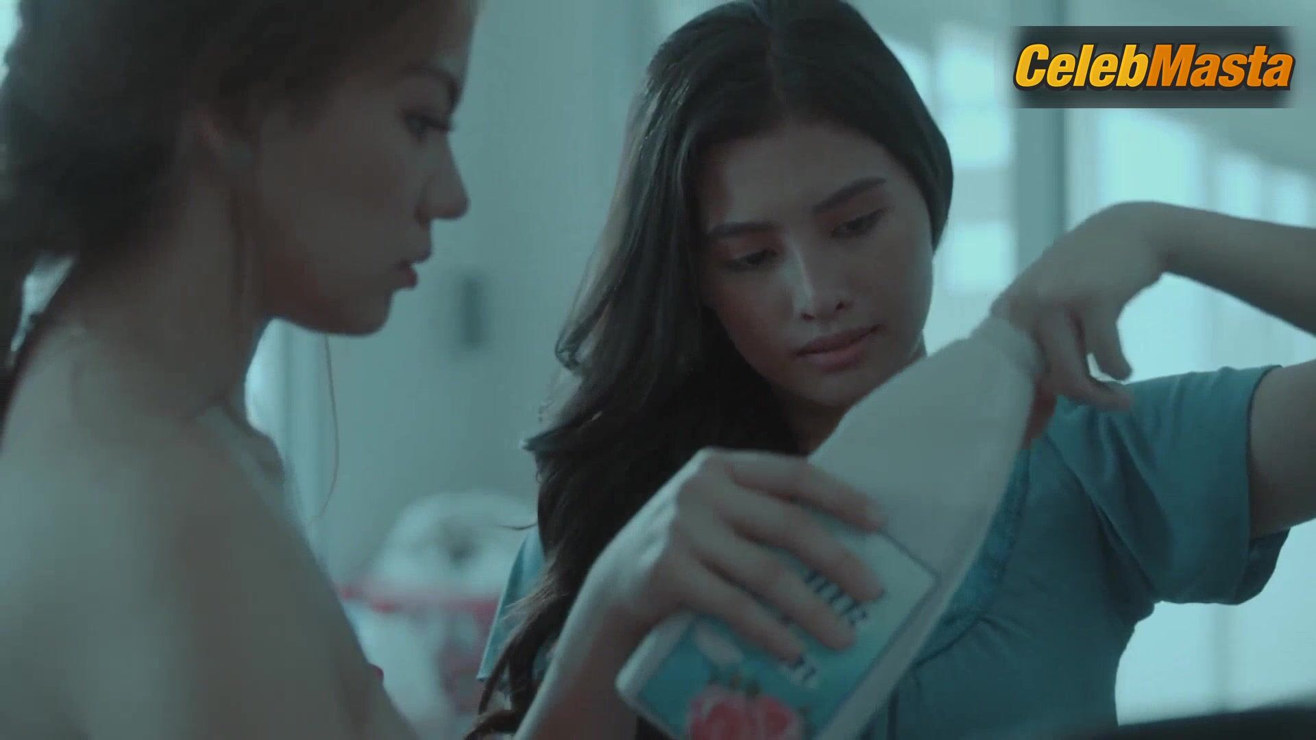 Chloe Jenna Lesbian, Booty Scene In Lampas Langit - Photo 1 of 5 photo 5