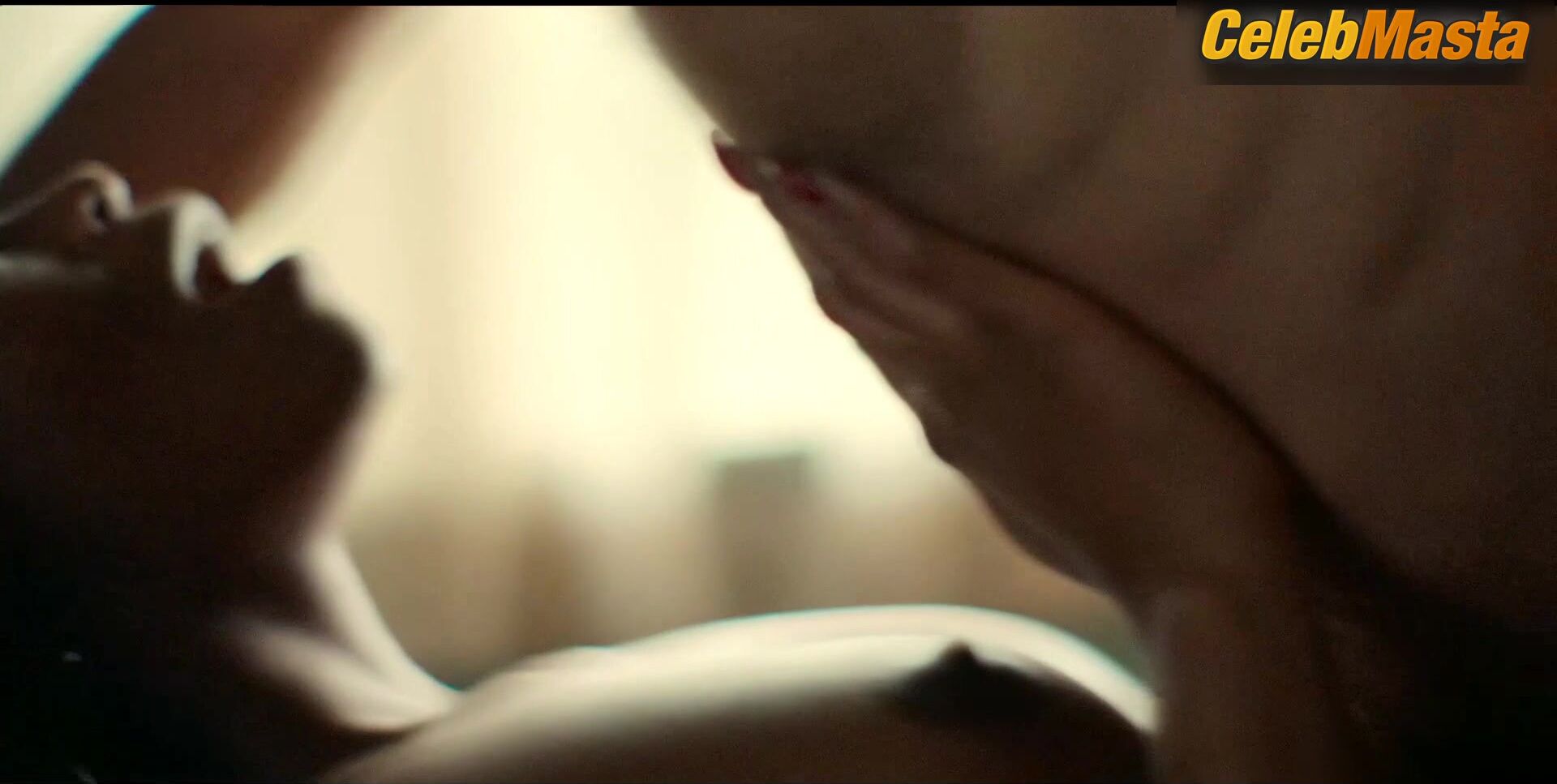 Nafessa Williams Bares Boobs Scene In Rivals - Photo 2 of 5