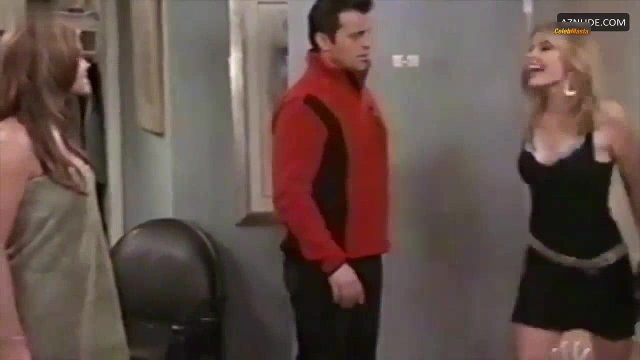 Carmen Electra ’s Tits Scene From Joey - Photo 1 of 5 photo 5