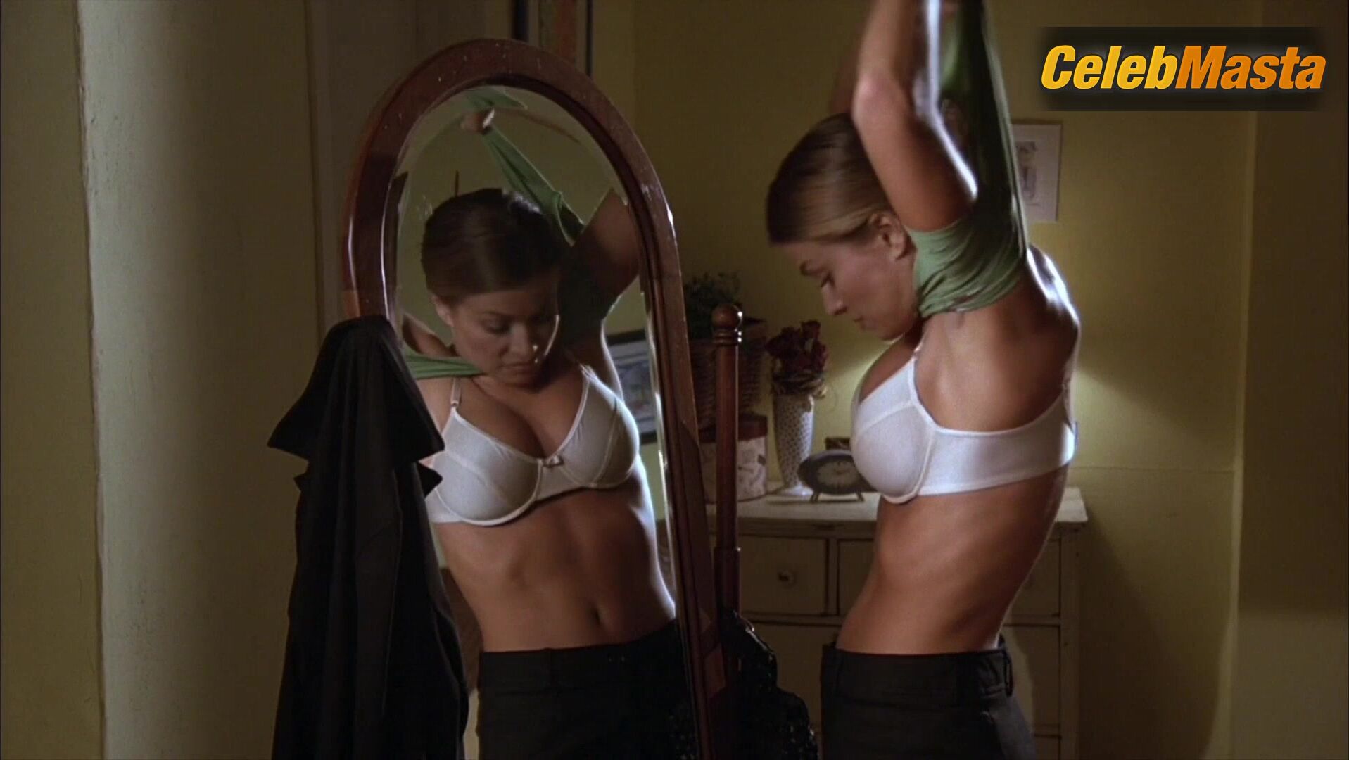 Carmen Electra ’s Underwear Scene From The Mating - Photo 2 of 5 photo 1